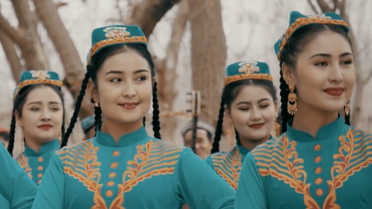 Uyghur folk song &#8211; Mitiz Meshrep